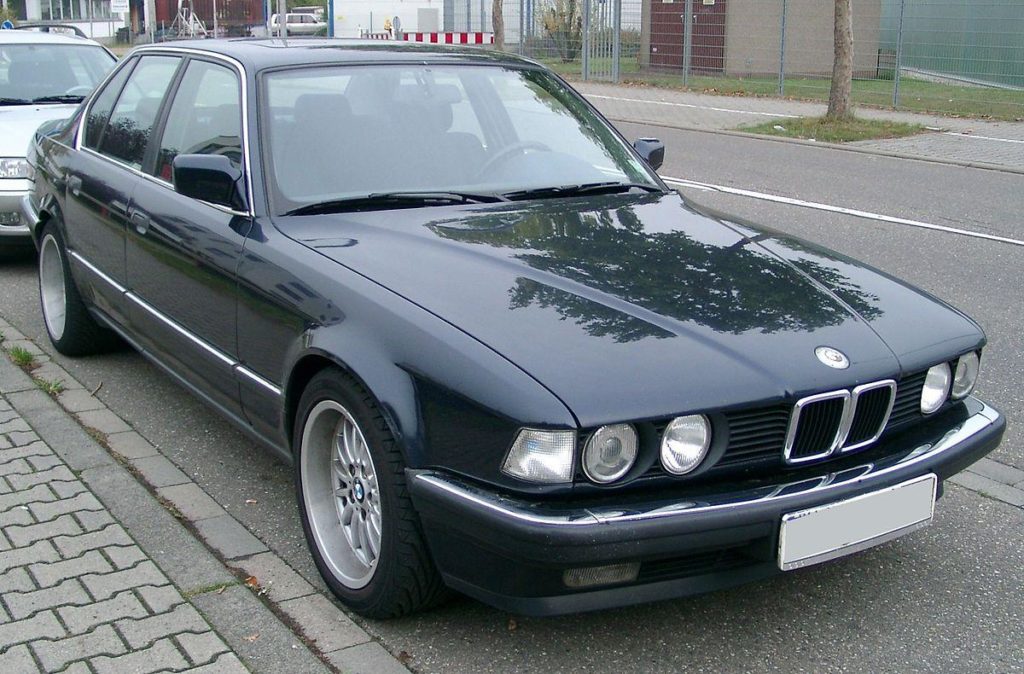 BMW 7-серии в кузове Е32